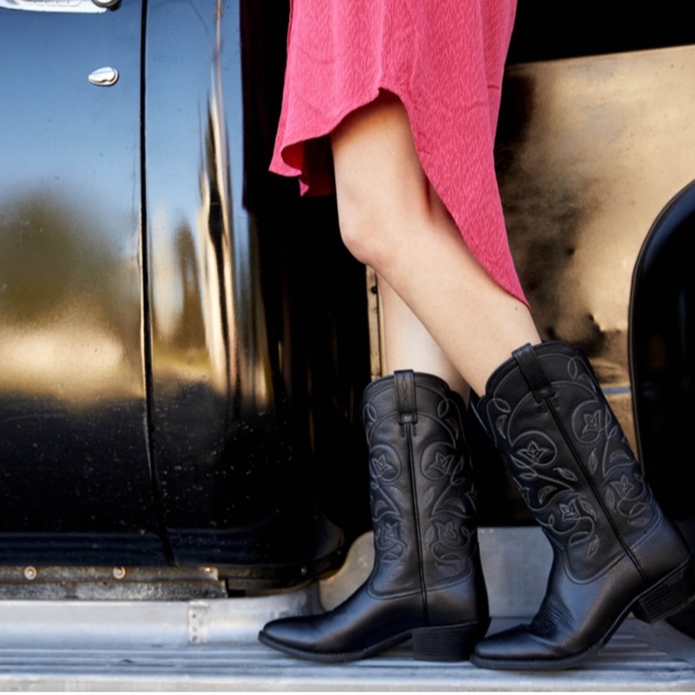 Heritage R toe western boot Ariat